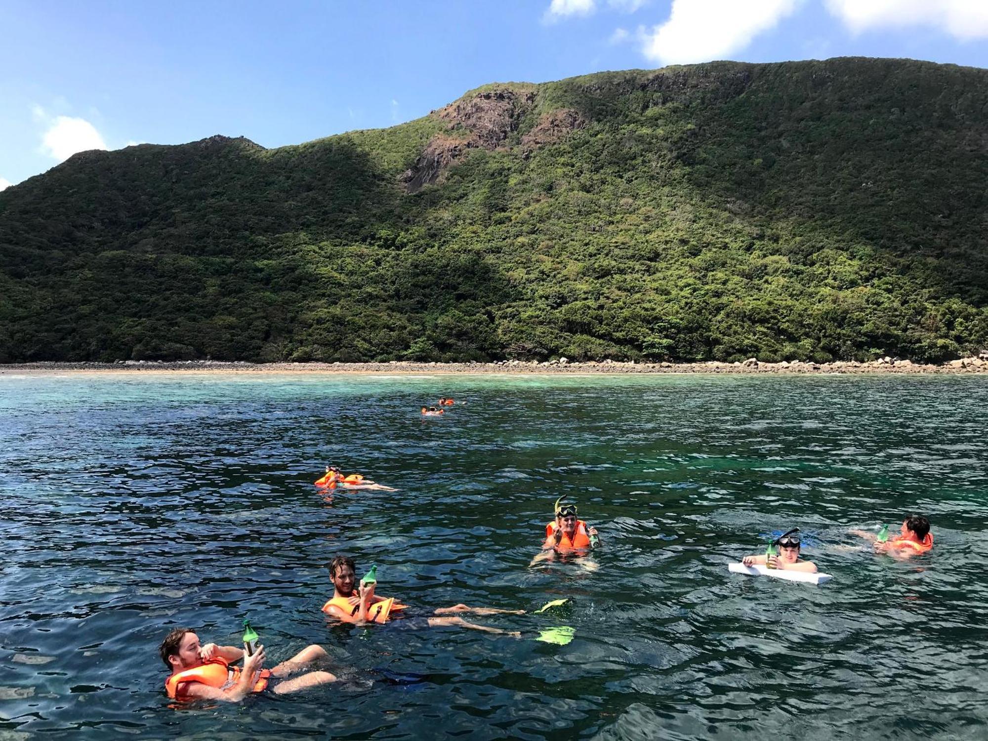 Con Dao Backpacker - Loco Camping Chi Khu Co Ong Exterior photo